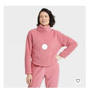 Womens all in motion Pullover